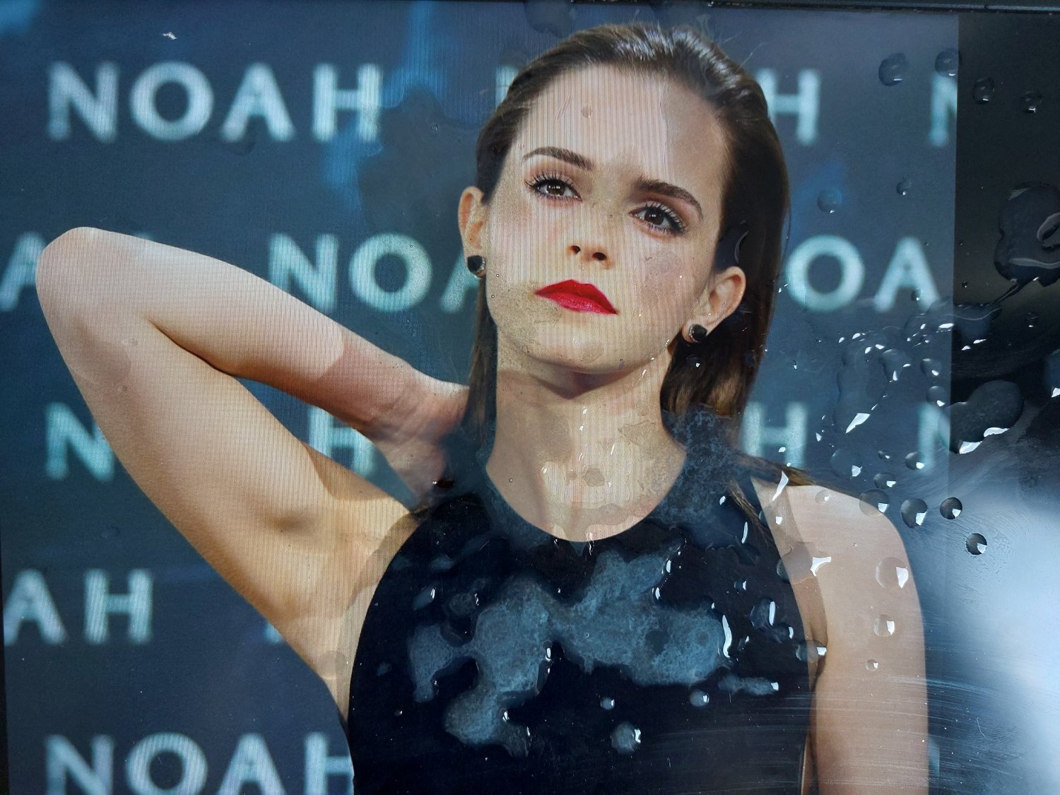 GJ6hRmmj Emma Watson Cum Tribute 02.jpg